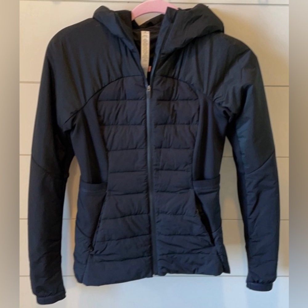 Lululemon Down For It All running jacket - size 4